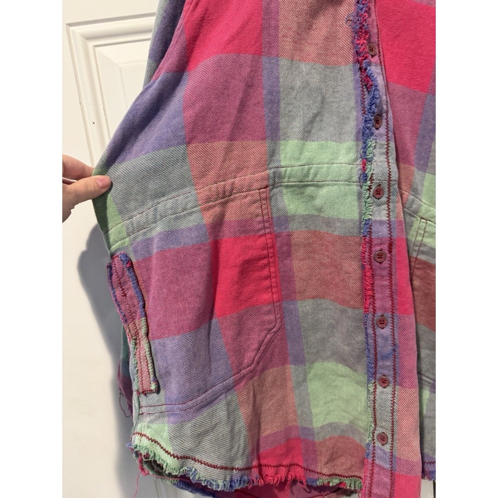 We The Free Women's Plaid Shirt Jacket Raw Hem Distressed Boho Pink Green S - Picture 5 of 13